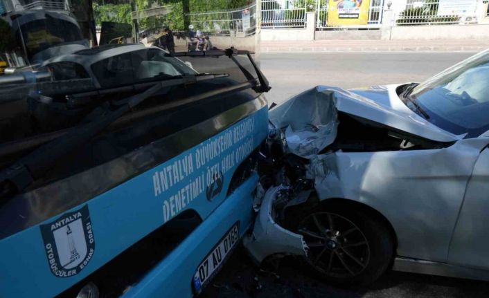 Futbolcu Batıhan Gebecioğlu Antalya’da geçirdiği trafik kazasında yaralandı