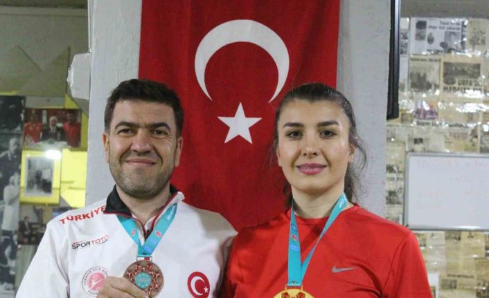 “Her başarılı erkeğin arkasında bir kadın vardır” sözü tersine döndü