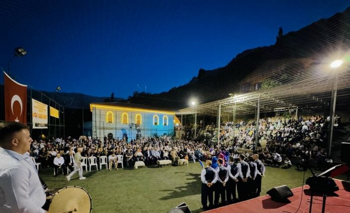 Kemaliye’de koro ve folklor konseri gerçekleştirildi