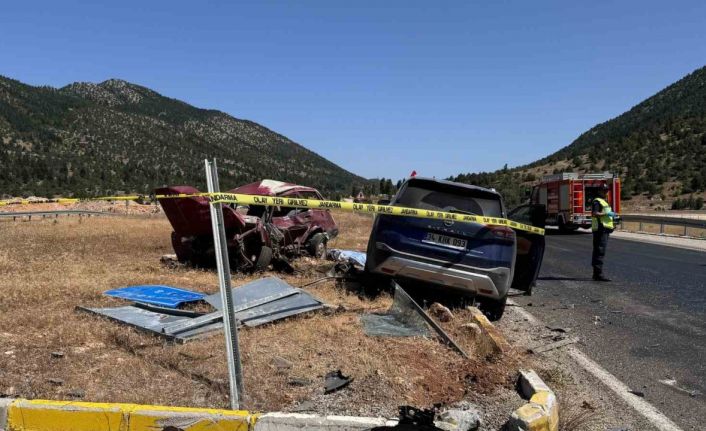 Konya’da otomobil ile cip çarpıştı: 2 ölü, 2 yaralı