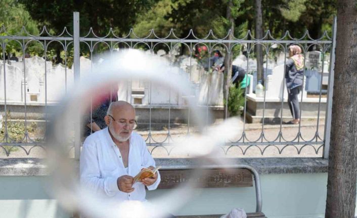 kurban Bayramı öncesi mezarlıklar doldu taştı