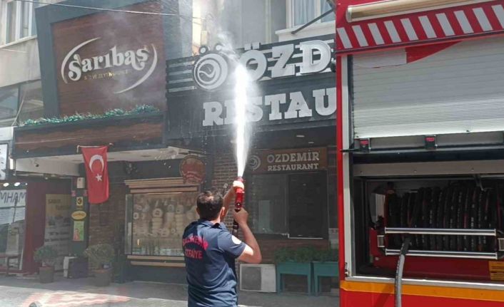 Lokantadaki baca yangını korkuttu