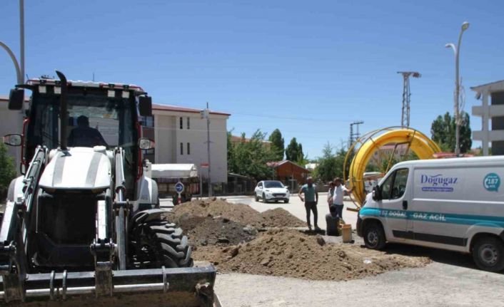 Malazgirt’te doğal gaz çalışmaları devam ediyor