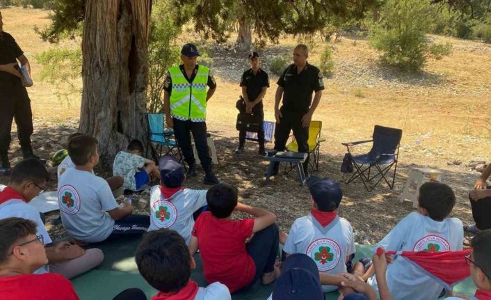 Mersin’de jandarmadan bilgilendirme faaliyeti