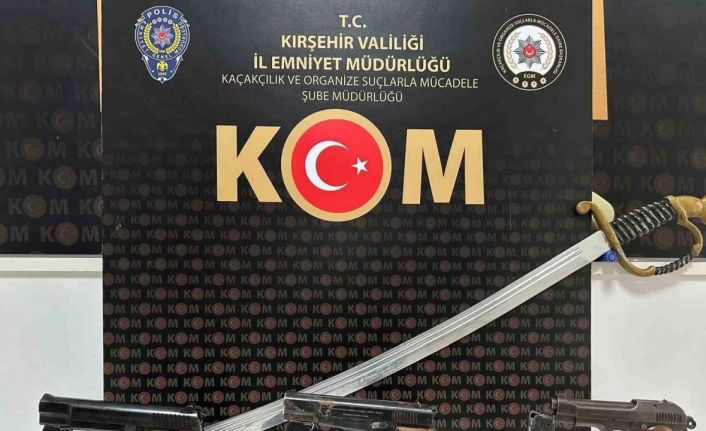 Silah tacirlerine eş zamanlı operasyon: 4 gözaltı