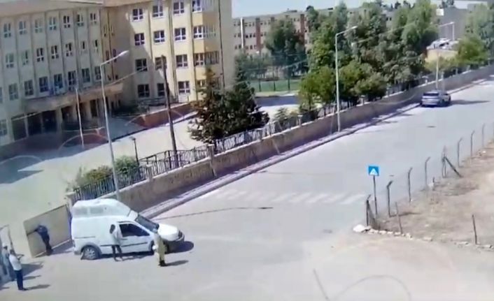 Sınav giriş kağıdını unutan öğrencinin imdadına polis ekipleri yetişti