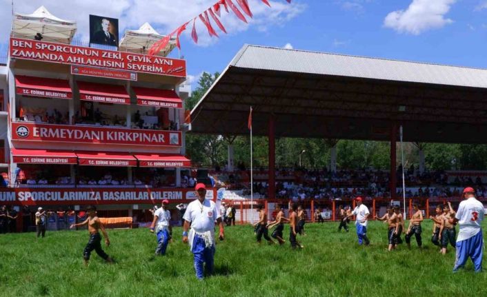 663. Tarihi Kırkpınar Yağlı Güreşleri’nin ikinci gün müsabakaları başladı