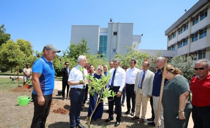 Akdeniz Üniversitesi’nde 253 şehit anısına 253 fidan dikildi