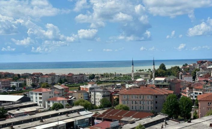 Alaplı’da deniz çamur rengini aldı