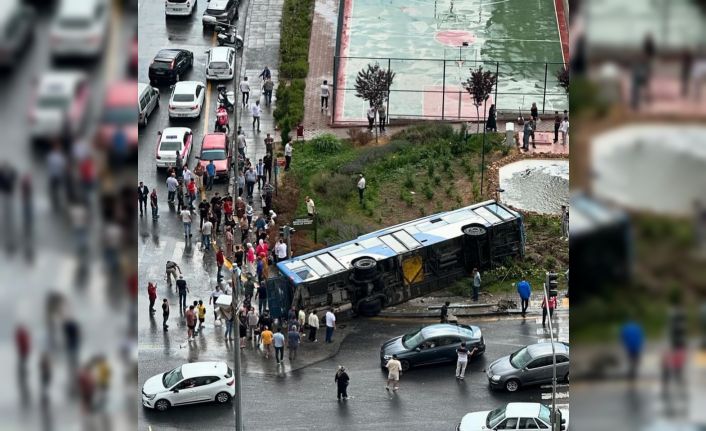 Ankara’da belediye otobüsü devrildi: 5 yaralı