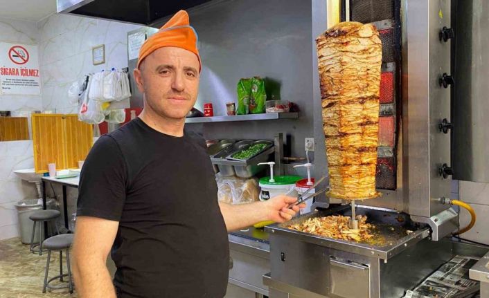 Aydın’da kavurucu sıcakta döner ustalarının zorlu mesaisi