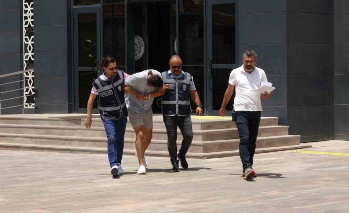 Çanakkale’de 3 kardeş ile tartışan kıraathane işletmecisi bıçaklanarak öldürüldü