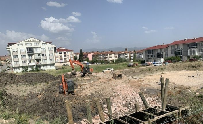 Gediz Hafızlık Erkek Kur’an Kursu inşaatı vatandaşların yardımını bekliyor