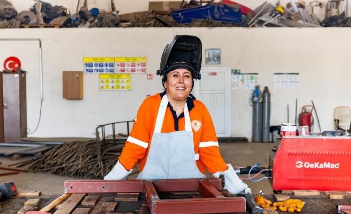 Kaynakçı ’Sevgi usta’ hikayesiyle kadınlara örnek oluyor