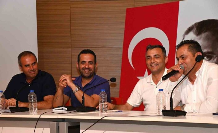 Manavgat Belediye Başkanı Kara, pazarcıları dinledi