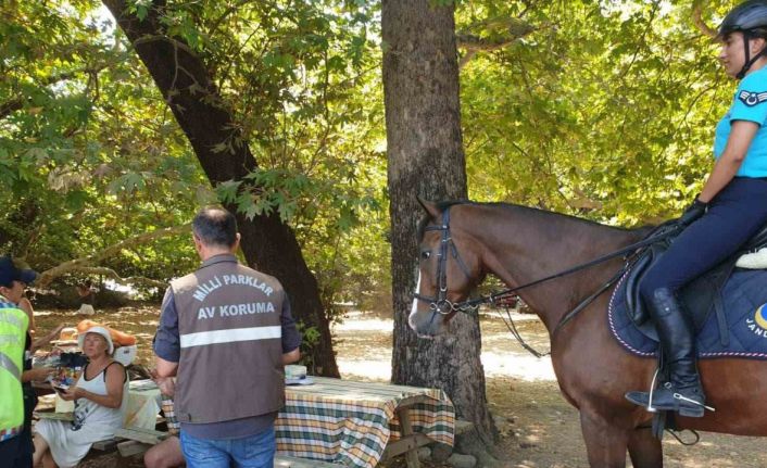 Milli Park’ta ziyaretçiler çevre konusunda bilgilendirildi