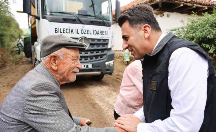 Sıcak asfalt serim çalışmaları devam ediyor