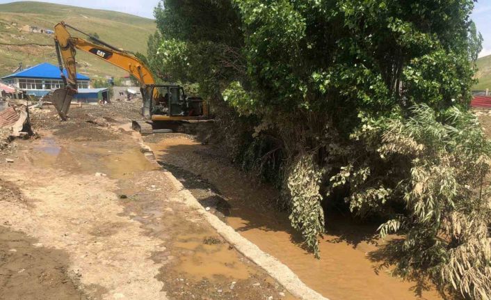 Tekman’da selin verdiği hasar gün yüzü ile ortaya çıktı