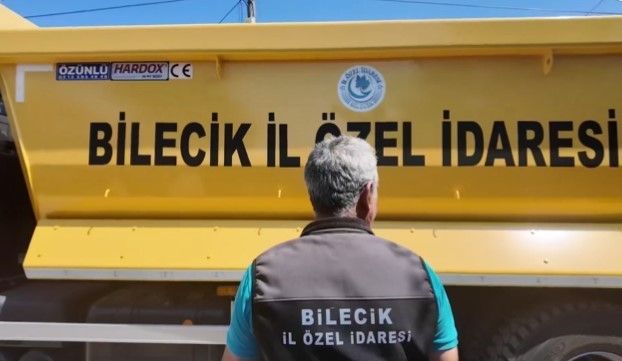 Bir köy halkı daha yeni yoluna kavuştu