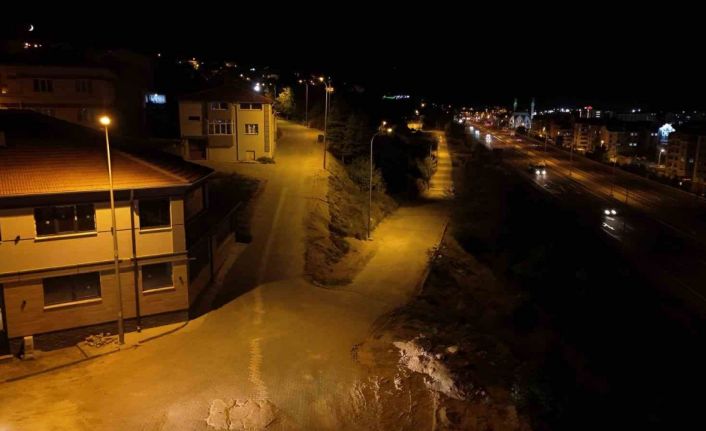 Bozüyük’te karanlık sokaklar aydınlatıldı