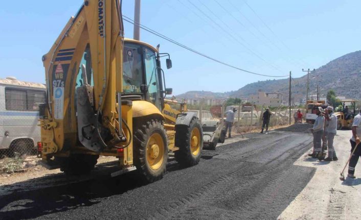 Büyükşehir asfalt onarım çalışması yapıyor