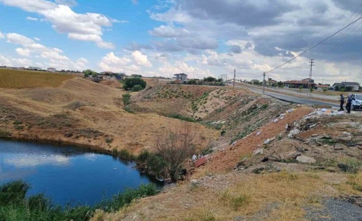 Cesedi alınmayan uyuşturucu kuryesi kimsesizler mezarlığına defnedildi