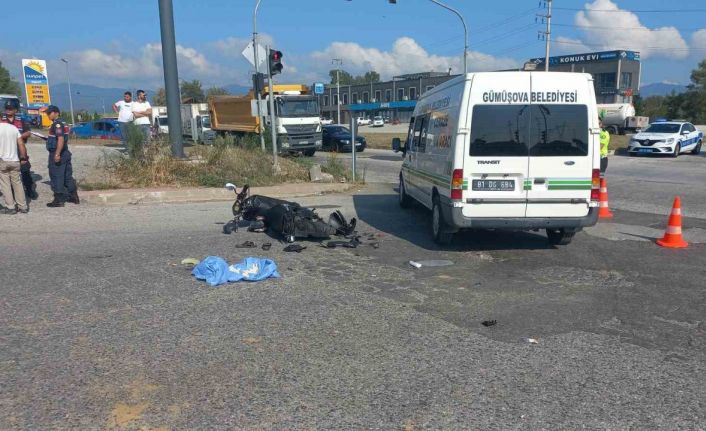 Düzce’de motosiklet hafriyat kamyonunun altına girdi: 1 ölü, 1 yaralı