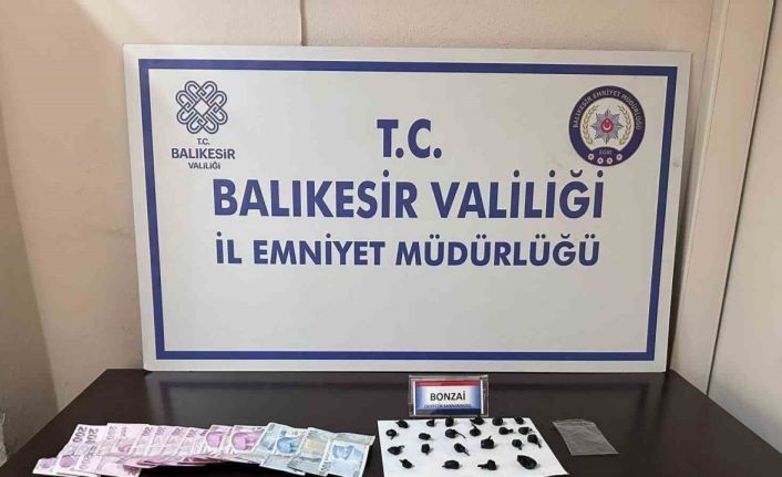 Erdek’te bir şahıs üzerinde 22 paket bonzai ile yakalandı