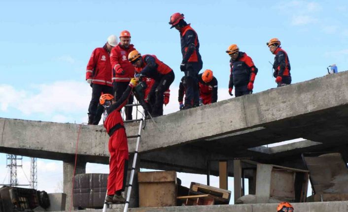 Erzincan’da Bingöl Bölge Düzeyi Deprem Tatbikatının provası yapıldı