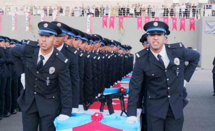 Erzurum’da polis adaylarının mezuniyet heyecanı