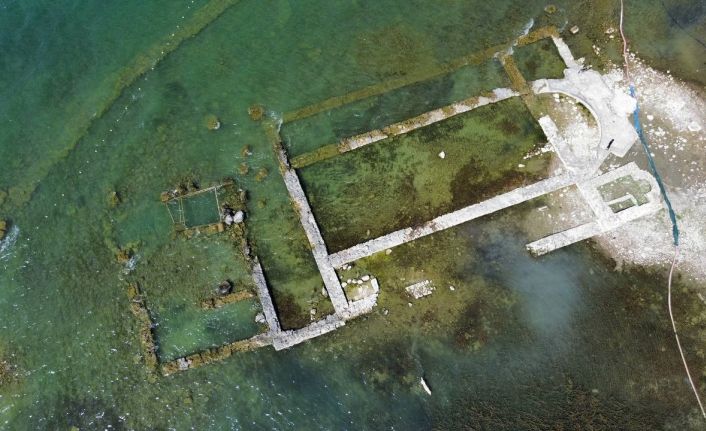 İznik Gölü’ndeki bazilika, kuralıktan dolayı gün yüzüne çıktı