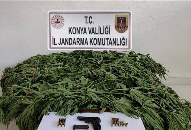 Konya’da jandarmadan uyuşturucu operasyonu: 3 gözaltı