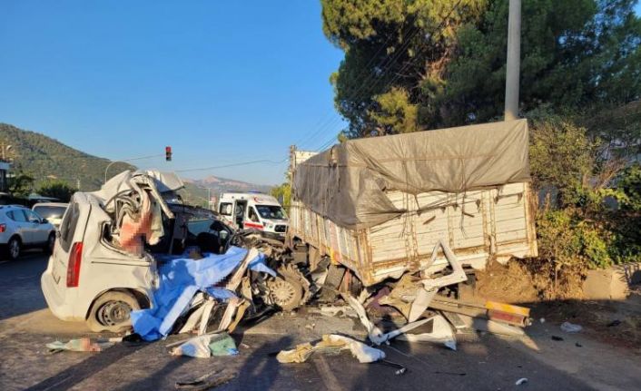 Manisa’da trafik kazası: 4 ölü