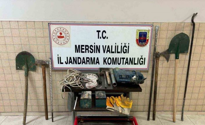 Mersin’de kaçak kazı yapan 11 şüpheli yakalandı