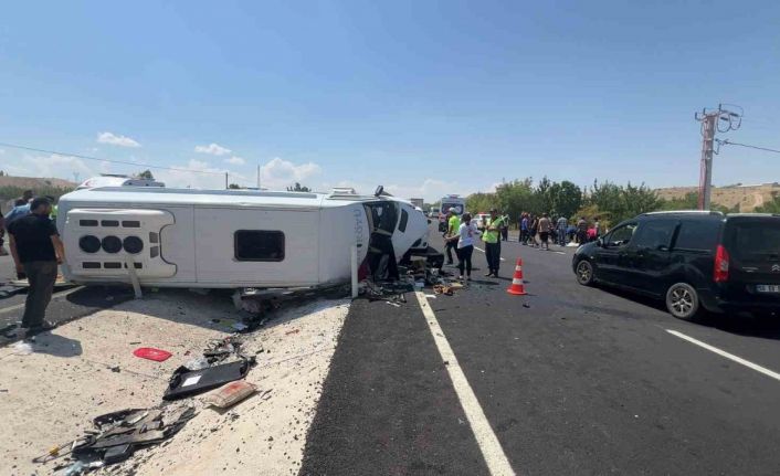 Nevşehir’de feci kaza; 2’si ağır, 13 yaralı