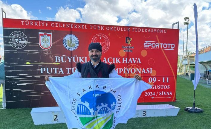 Sakarya Büyükşehirli sporcu okçulukta Türkiye üçüncüsü oldu