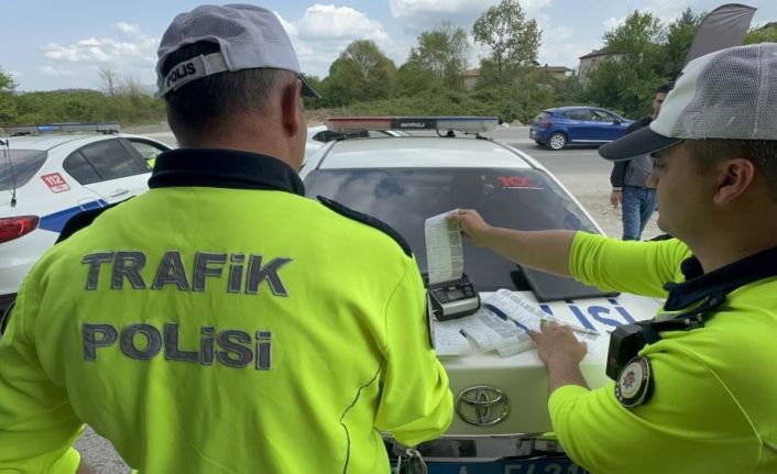 140 araç trafikten men edildi 17 sürücüye alkolden işlem yapıldı