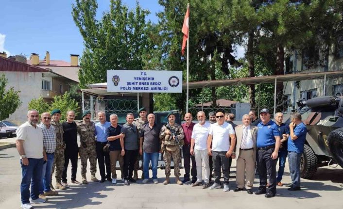 30 yıl önce şehit edilen silah arkadaşlarını unutmadılar