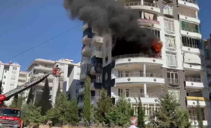 Adıyaman’da korkutan yangın: 4 kişi dumandan zehirlendi