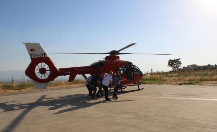 Ambulans helikopterle hastaneye kaldırılan minik Hamit yaşam savaşını kaybetti