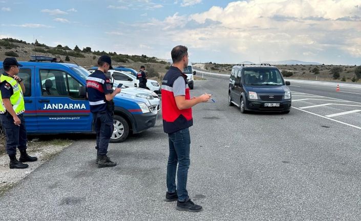 Aslanapa’da hayvan hareketleri yol kontrolü