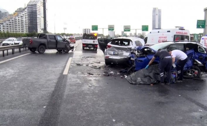 Bağcılar’da zincirleme kaza: 1 ölü, 5 yaralı