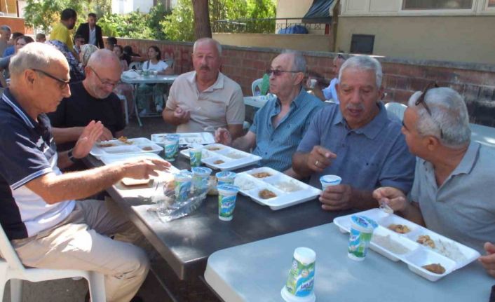 Balıkesir’de davullu klarnetli keşkek dövme geleneği asırlardır sürüyor