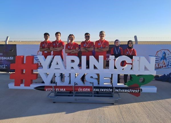 Balıkesirli öğrenciler, TEKNOFEST Roket yarışmasında