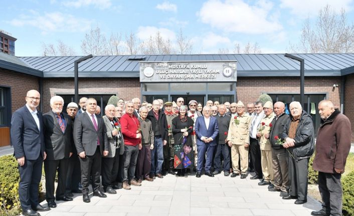 Başkan Büyükkılıç: "Ulu çınarların her zaman yanındayız"