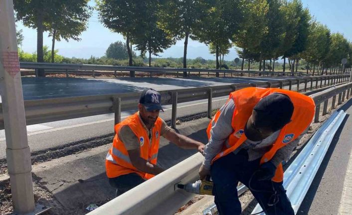 Belediye ekipleri "güvenli ulaşım" için mesaide