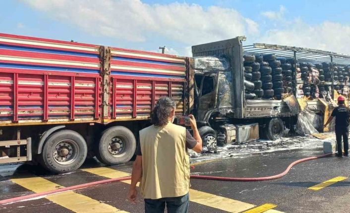 Bolu Dağı’nda korkutan kaza: Tırlar çarpıştı, alevler yükseldi