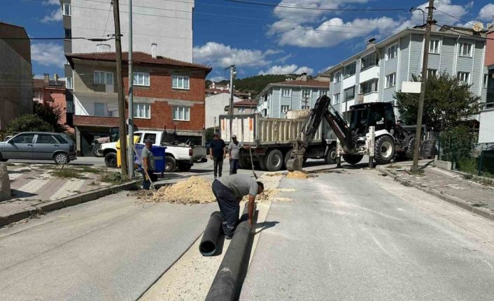 Bozüyük’te Meslek Lisesi Caddesi’nde yeni hat çalışması