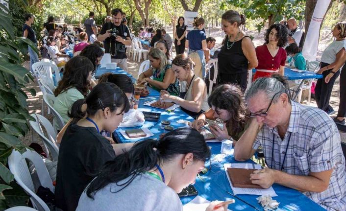 Çamura ’iyilikle’ şekil verdiler