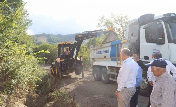 Canik’te kırsalda yol çalışması